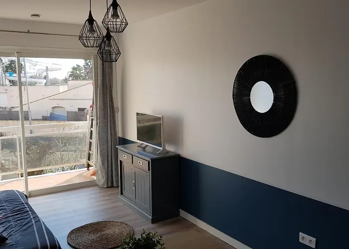 Joli Studio 50M De La Mer